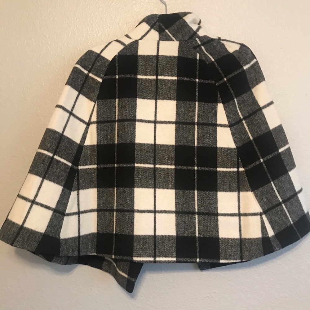 Lisa Rinna Collection Black & White Plaid Cape - Picture 3 of 4
